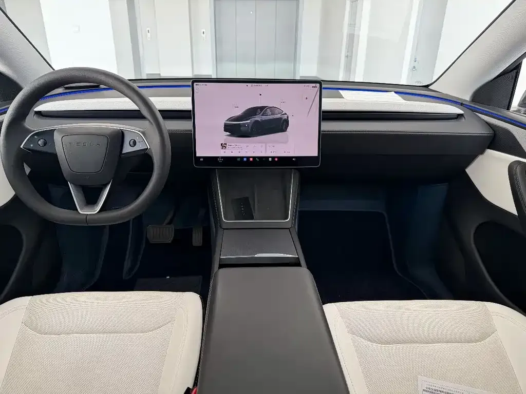 Tesla Model Y — фото 2