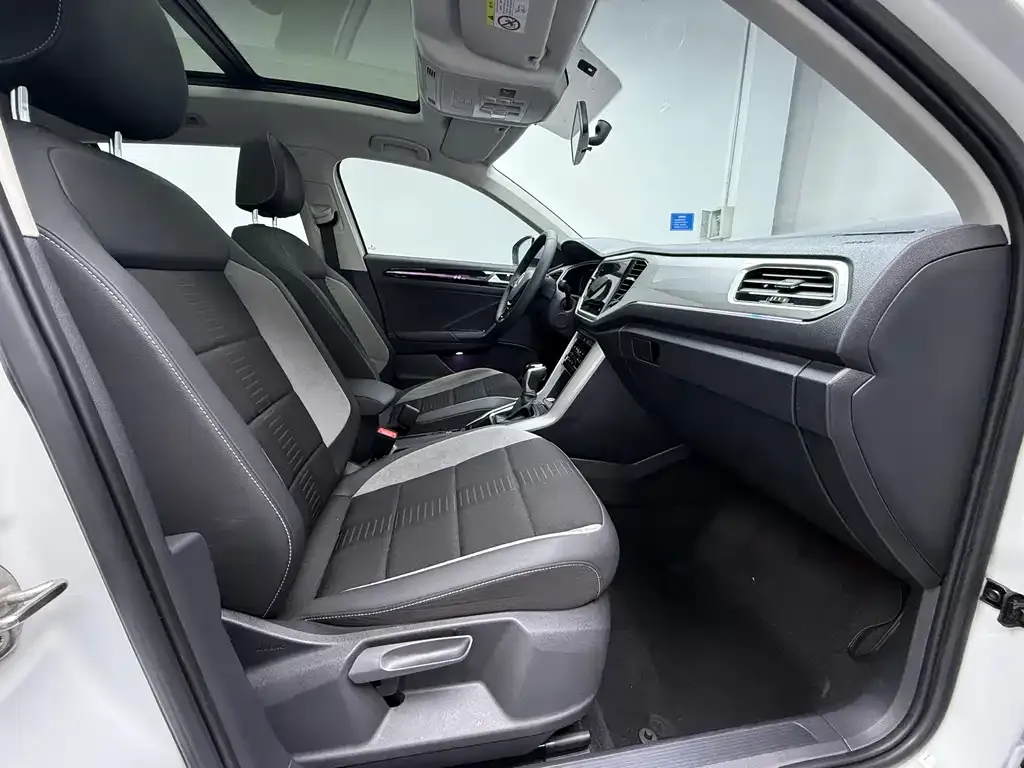Volkswagen T-Roc 2022 из CN, фото 2