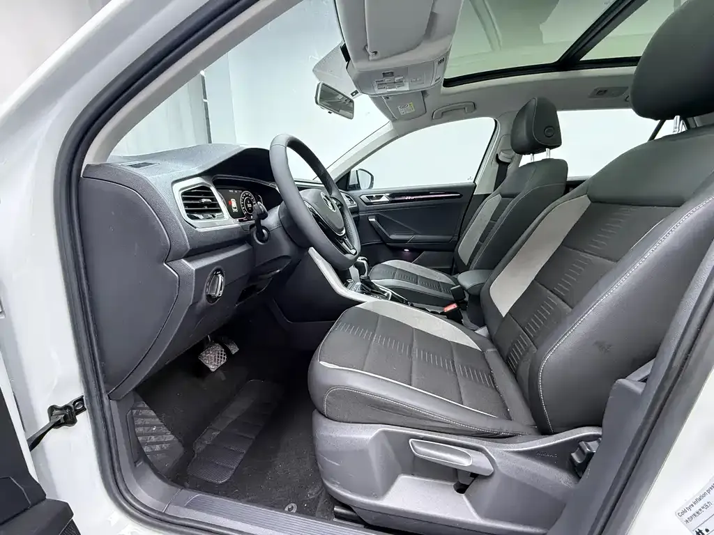 Volkswagen T-Roc 2022 из CN, фото 8