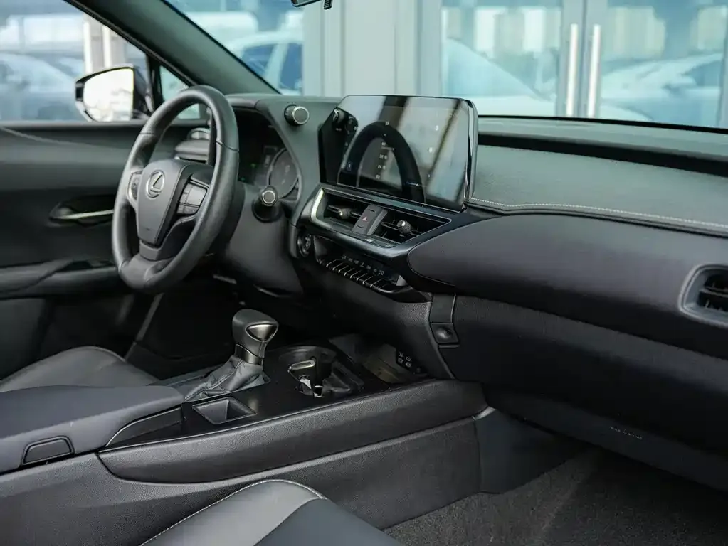 Lexus UX 2024 из CN, фото 3