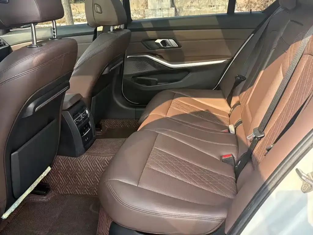 BMW 3 Series 2022 из CN, фото 4
