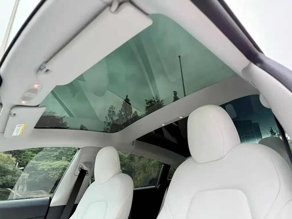 Tesla Model 3 — фото 9
