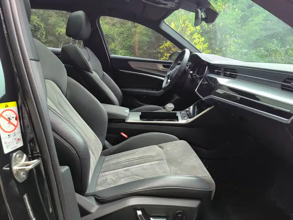 Audi A6L 2024 из CN, фото 8