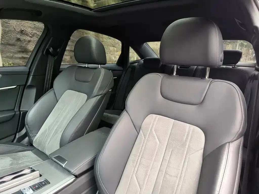 Audi A6L 2024 из CN, фото 2