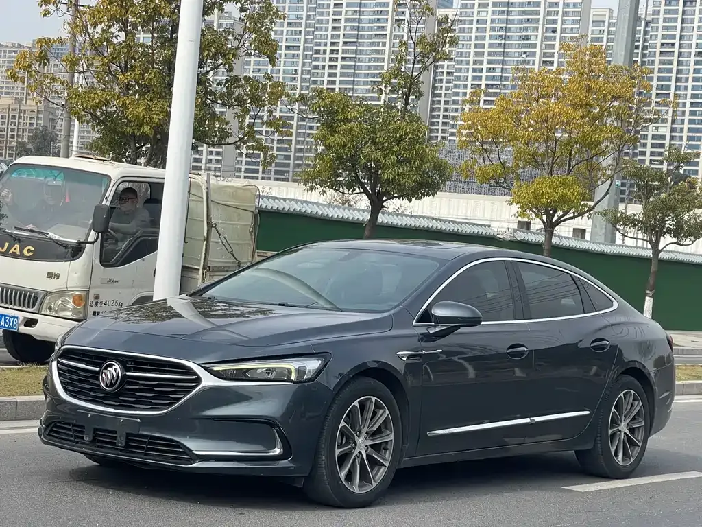 Buick LaCrosse — фото 10