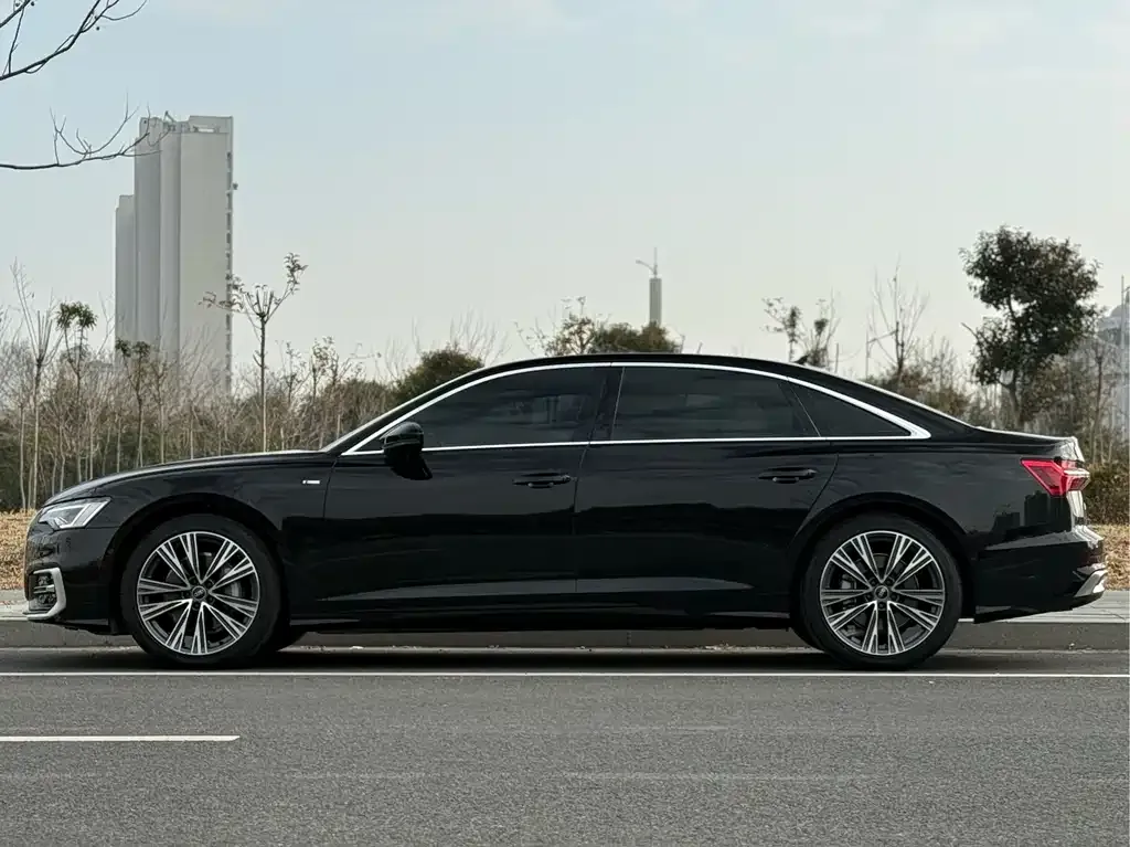 Audi A6L — фото 2