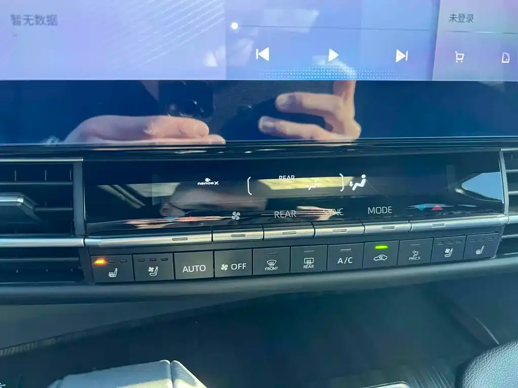 Toyota Sienna — фото 2