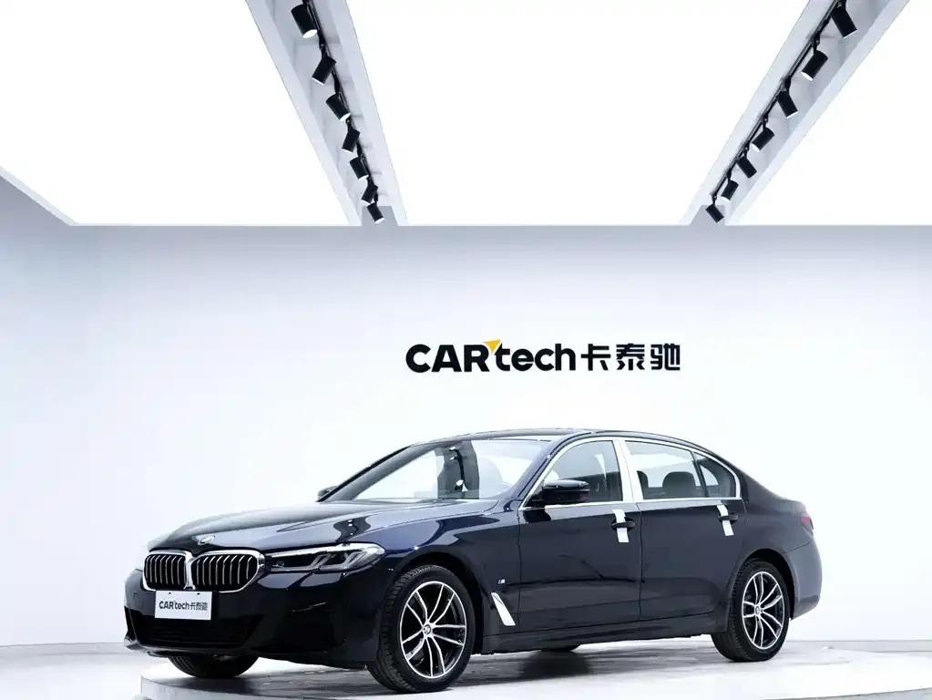 BMW 5 Series — фото 1