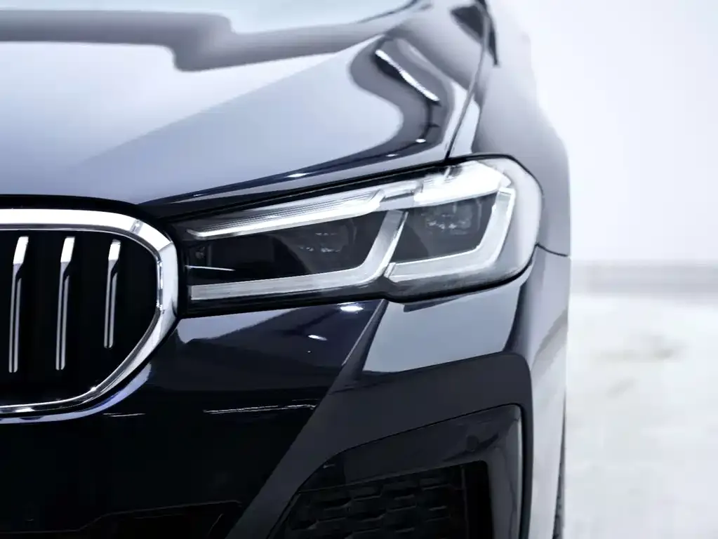 BMW 5 Series — фото 10