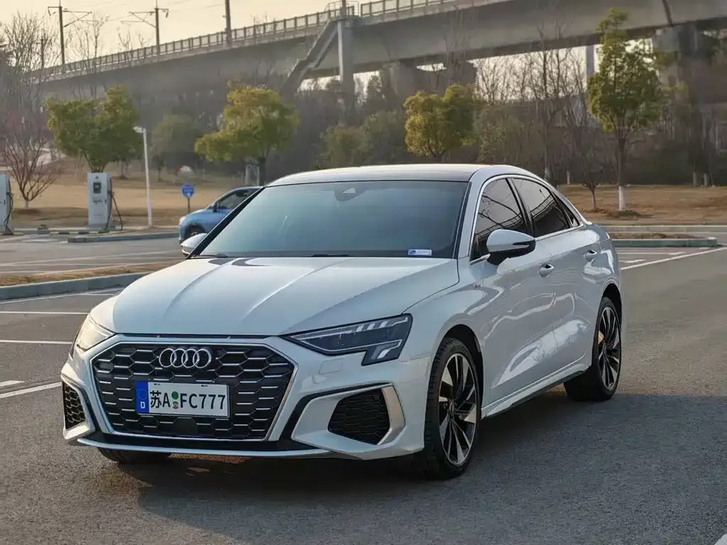 Audi A3 2024 из CN, фото 1