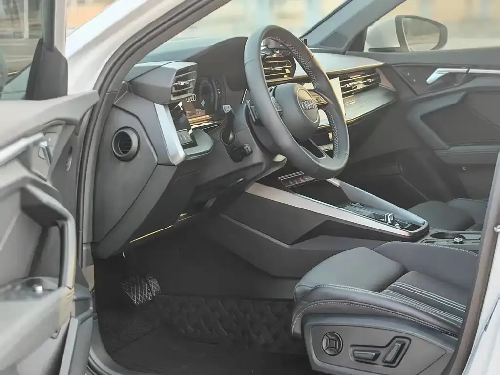 Audi A3 2024 из CN, фото 7