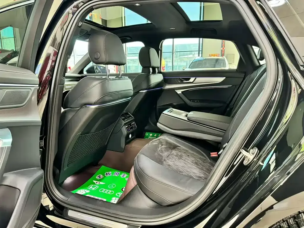Audi A6L 2022 из CN, фото 10