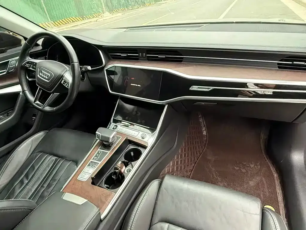 Audi A6L 2023 из CN, фото 3
