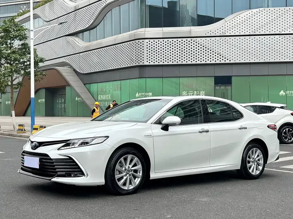 Toyota Camry 2023 из CN, фото 1
