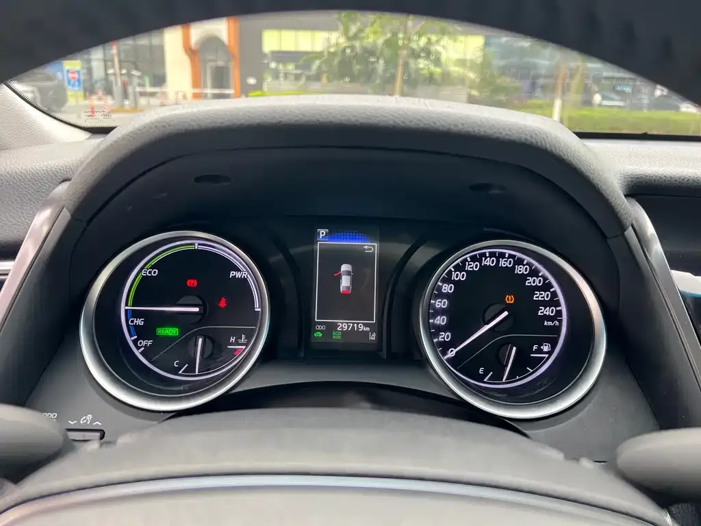 Toyota Camry 2023 из CN, фото 2