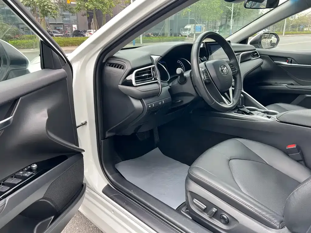 Toyota Camry 2023 из CN, фото 7