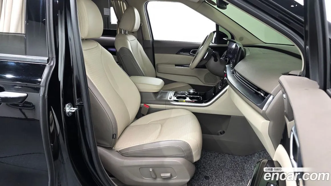 Kia Carnival — фото 10