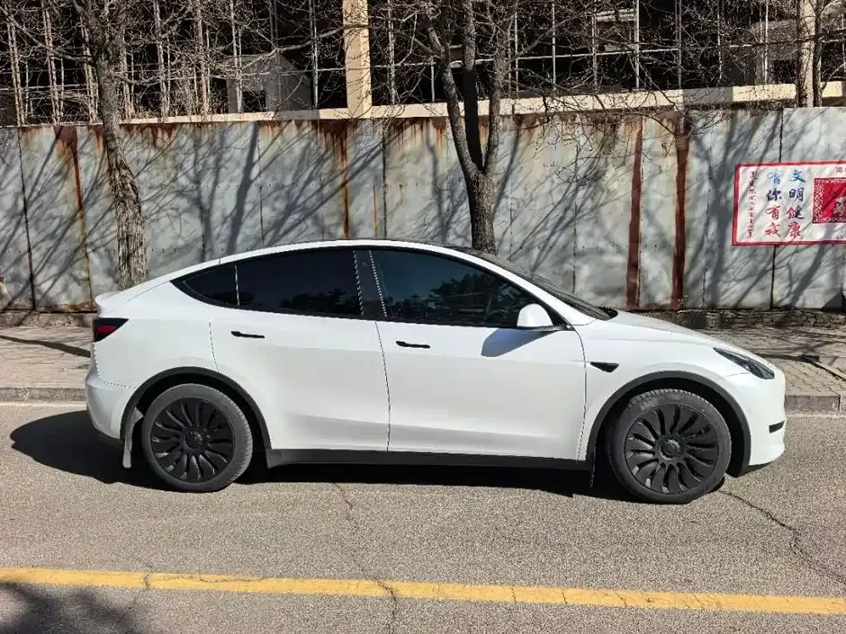 Tesla Model Y 2023 из CN, фото 7