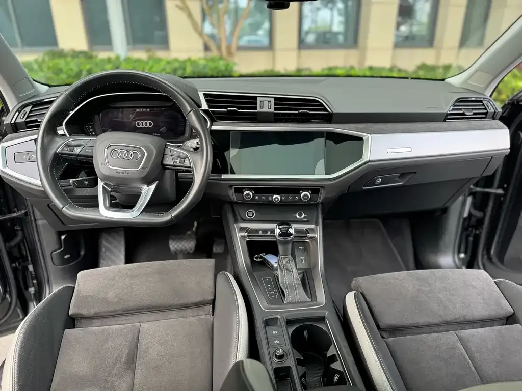 Audi Q3 2021 из CN, фото 4