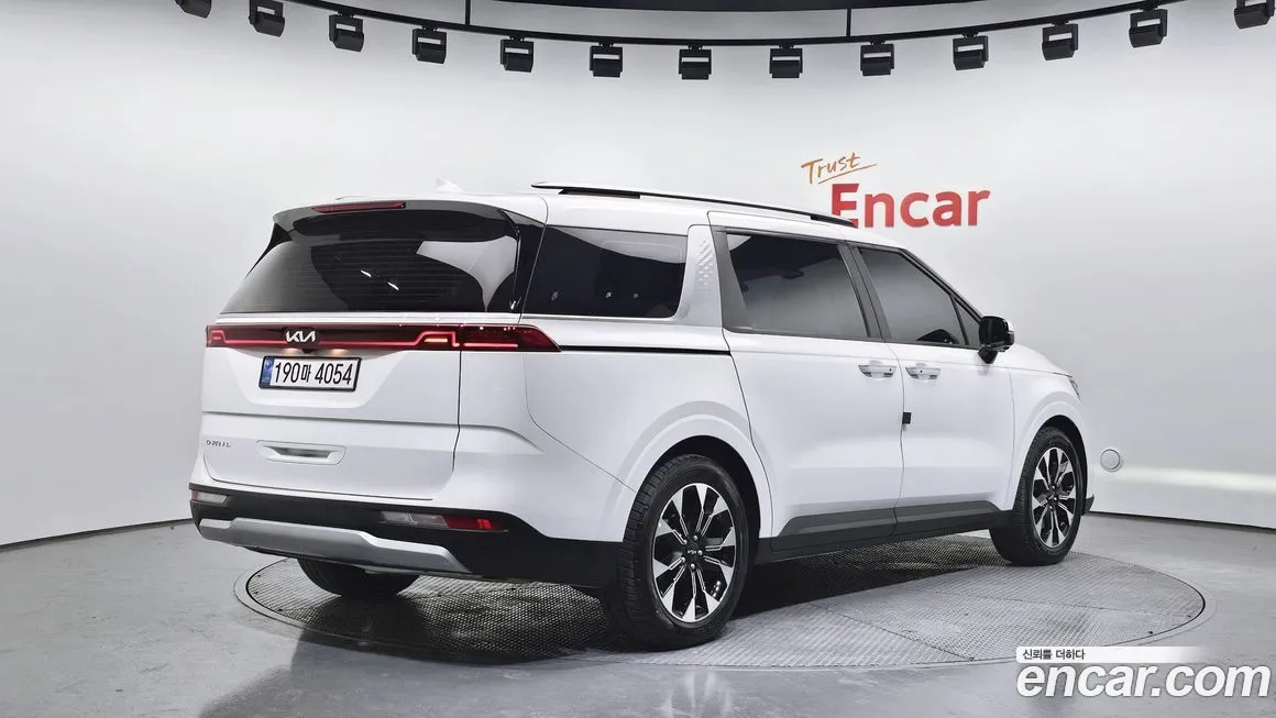 Kia Carnival — фото 2