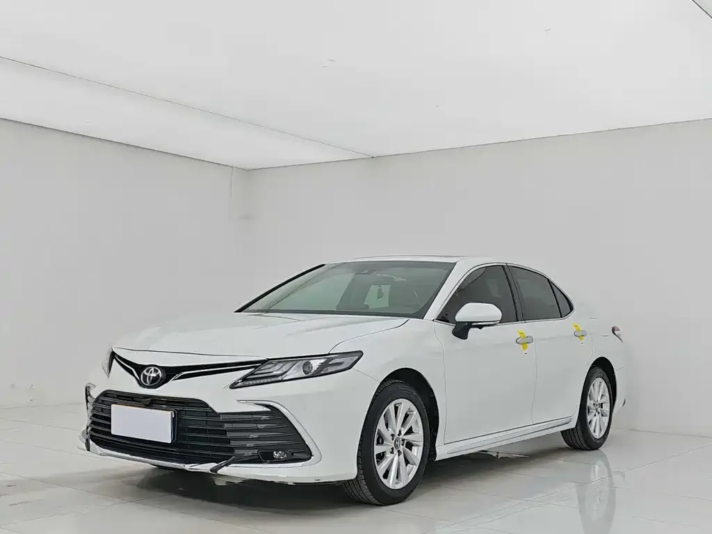 Toyota Camry 2023 из CN, фото 1