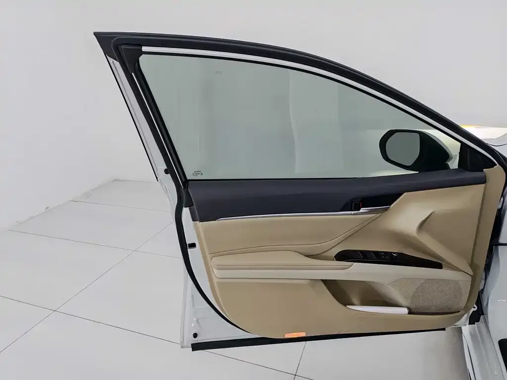 Toyota Camry 2023 из CN, фото 9