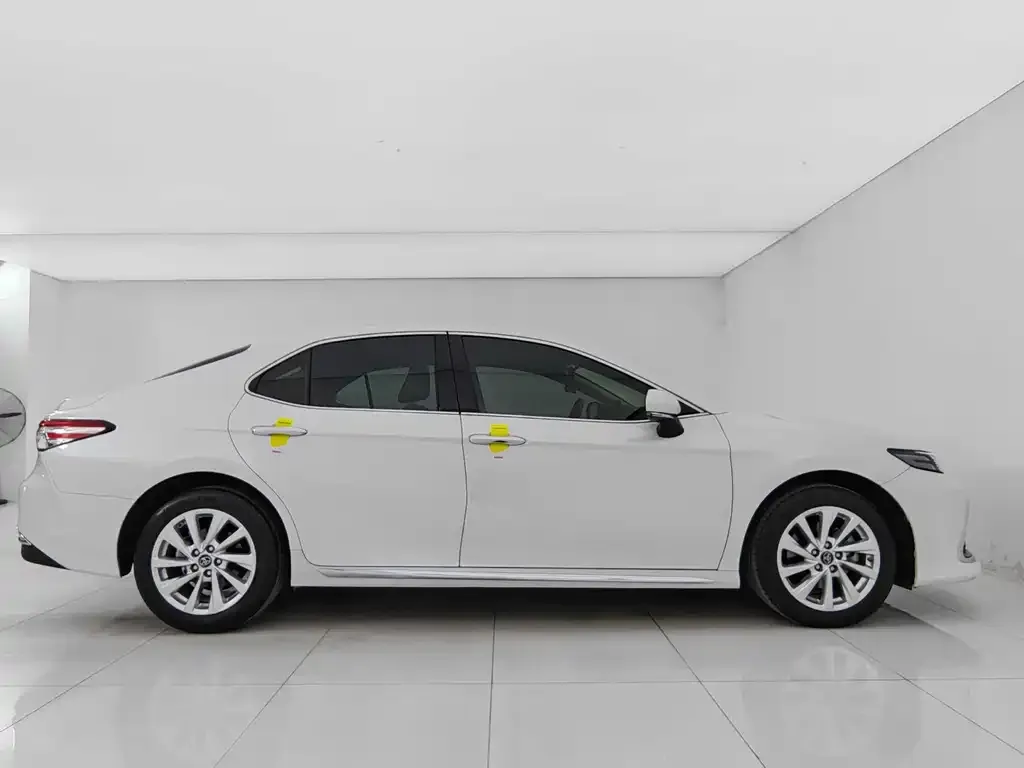 Toyota Camry 2023 из CN, фото 5