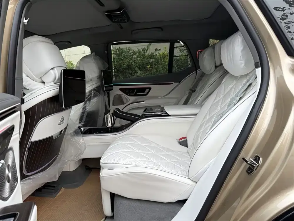Mercedes-Benz EQS SUV 2026 из CN, фото 3
