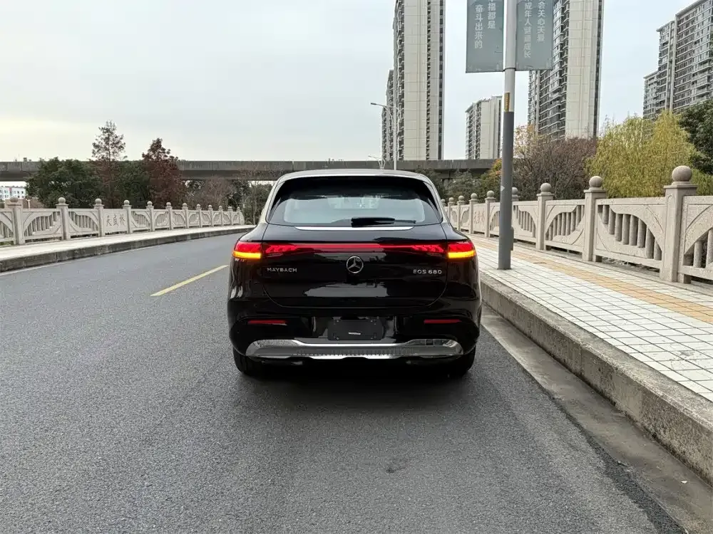 Mercedes-Benz EQS SUV 2026 из CN, фото 5