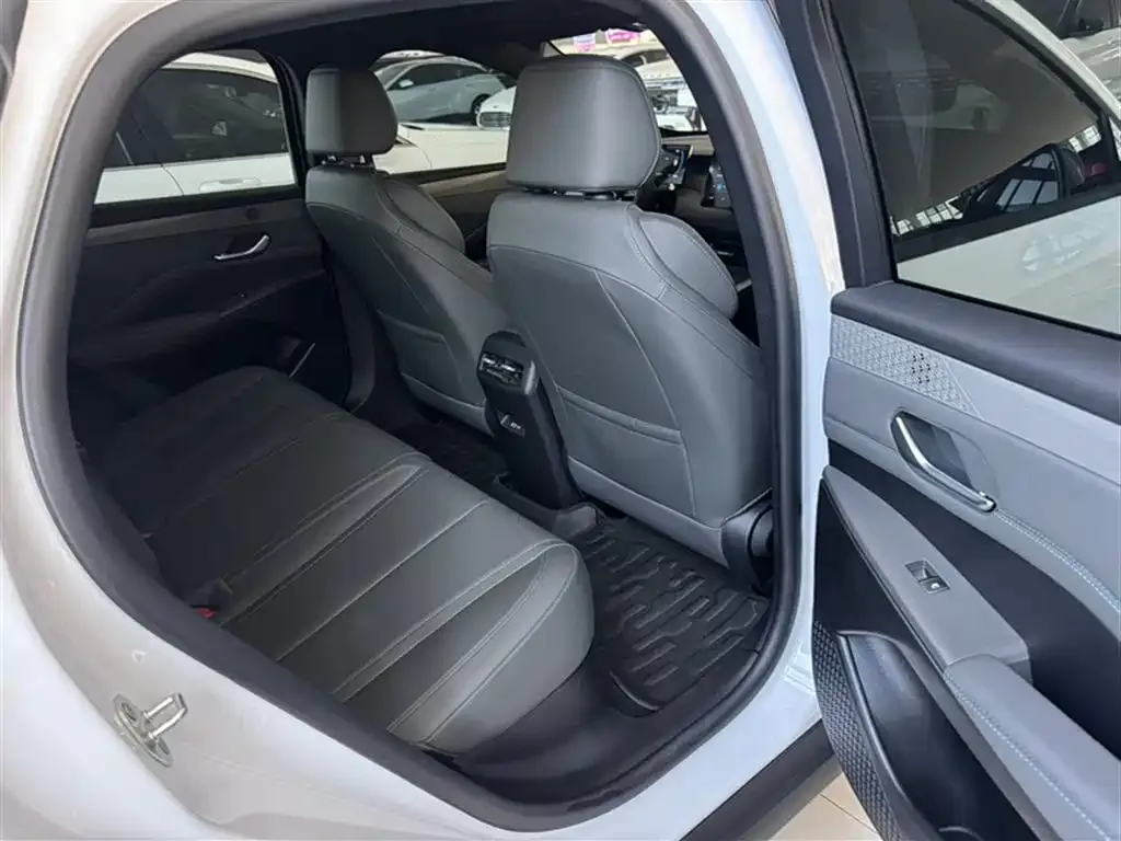 BYD Qin PLUS 2025 из CN, фото 8