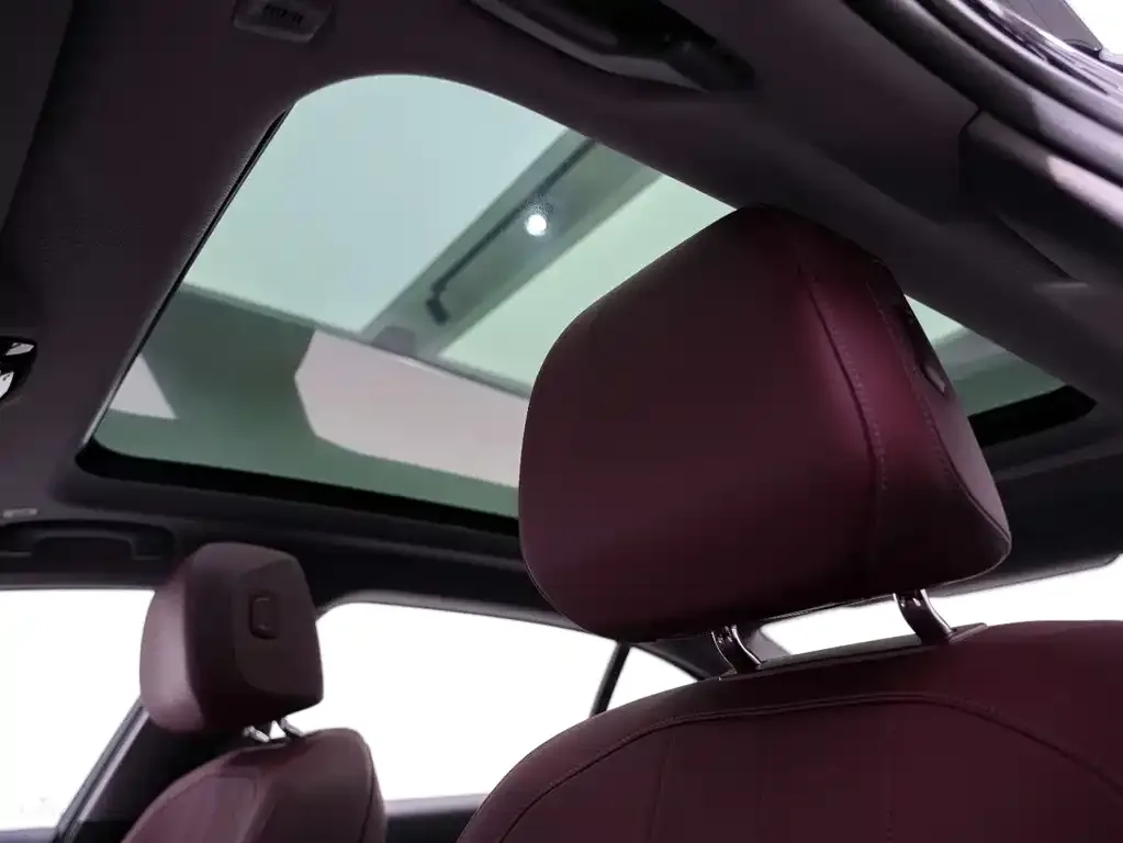 BMW 5 Series 2024 из CN, фото 8