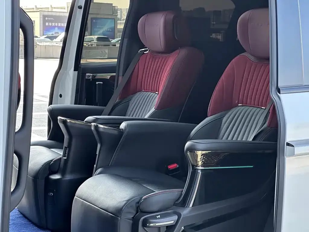 GAC Motor Trumpchi M8 — фото 4