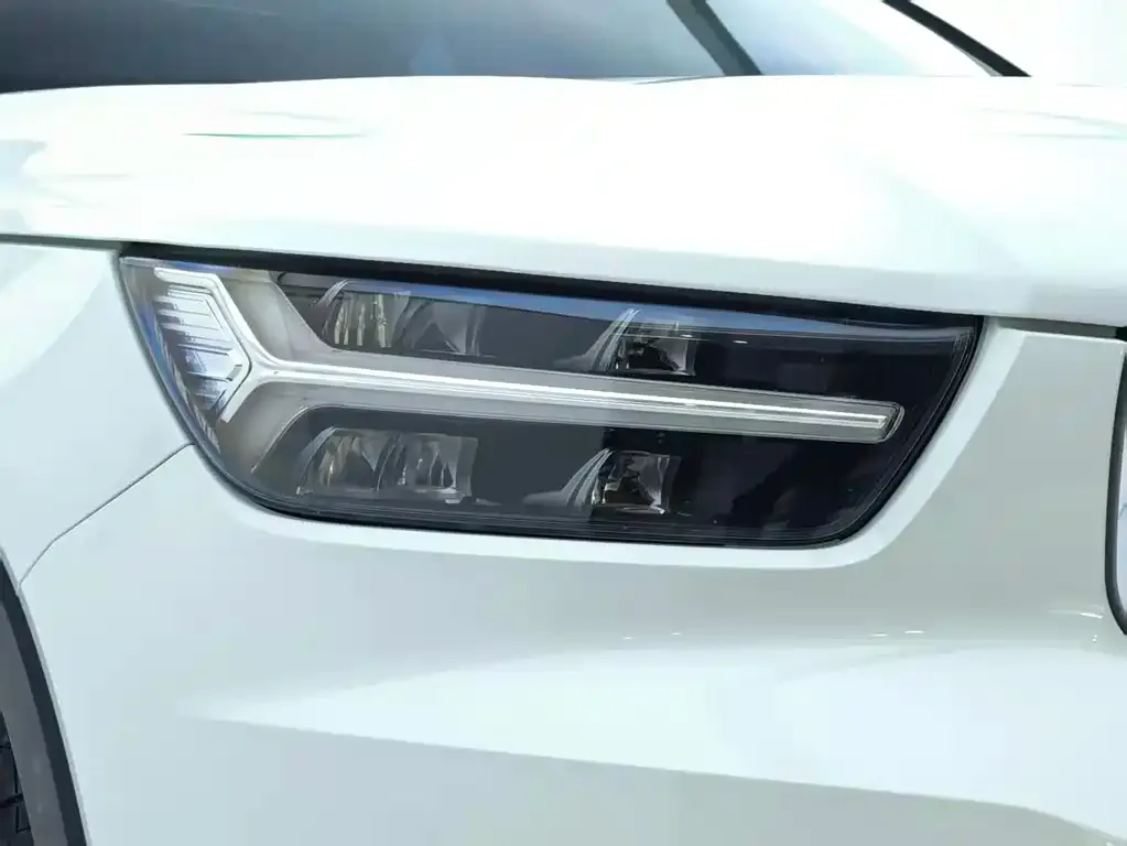 Volvo XC40 2022 из CN, фото 6