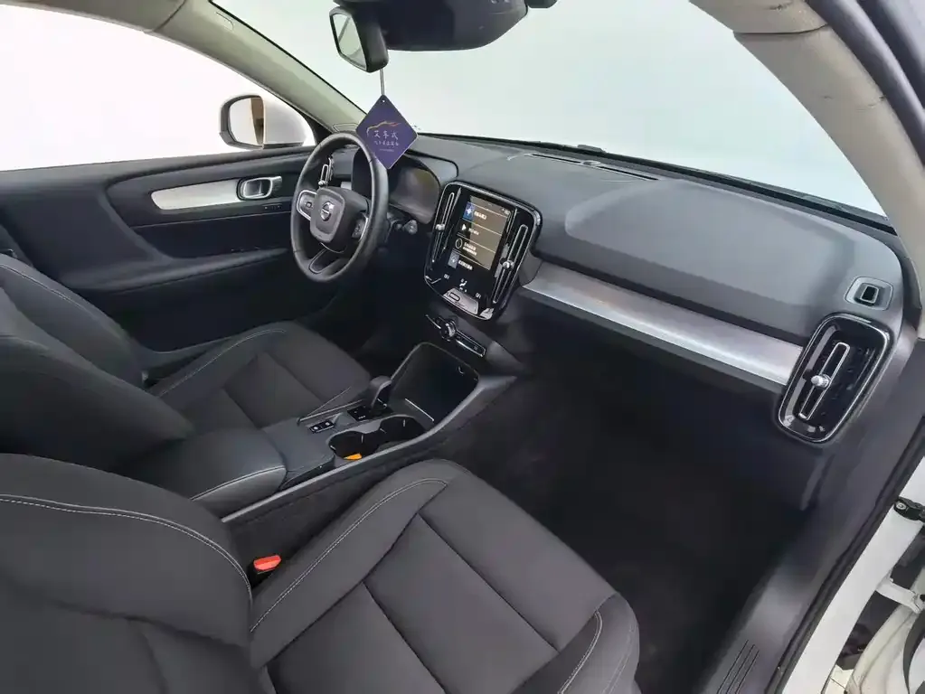 Volvo XC40 2022 из CN, фото 3