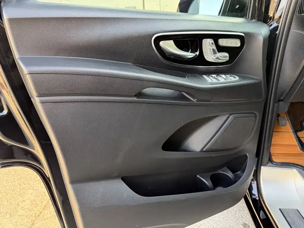 Mercedes-Benz Vito 2023 из CN, фото 10