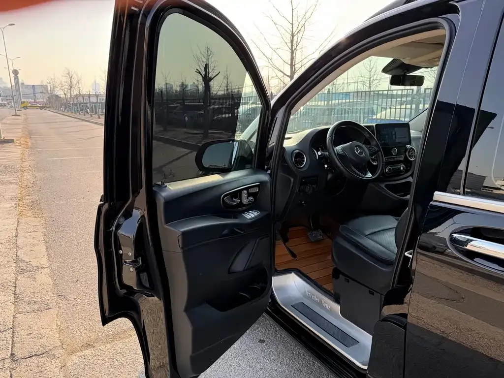 Mercedes-Benz Vito 2023 из CN, фото 6