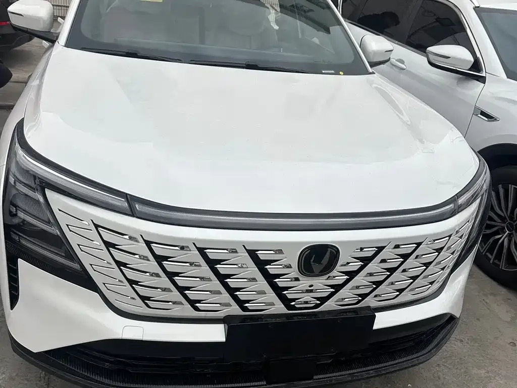 Changan CS75PLUS — фото 1