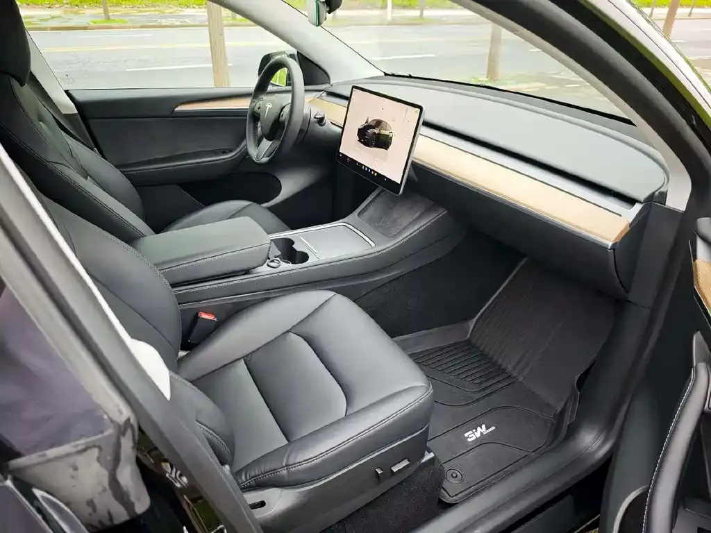 Tesla Model Y 2023 из CN, фото 3