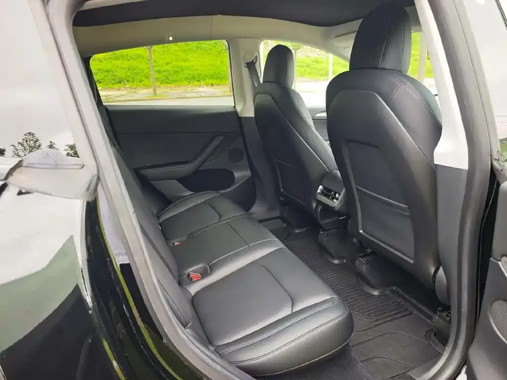 Tesla Model Y 2023 из CN, фото 4