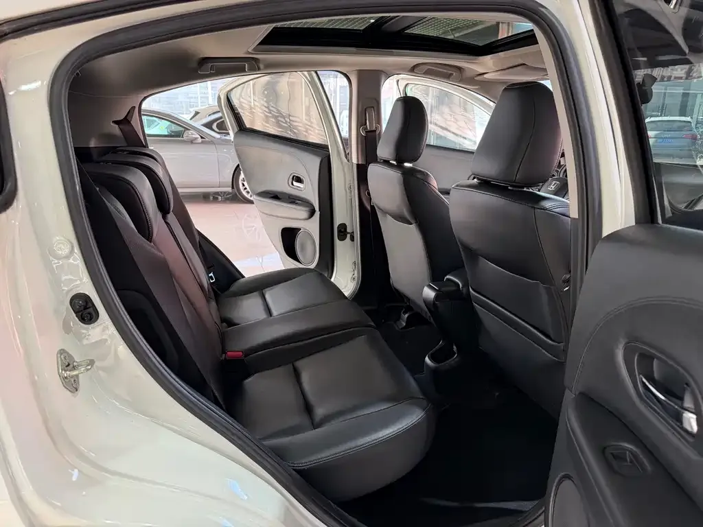 Honda Vezel 2021 из CN, фото 7