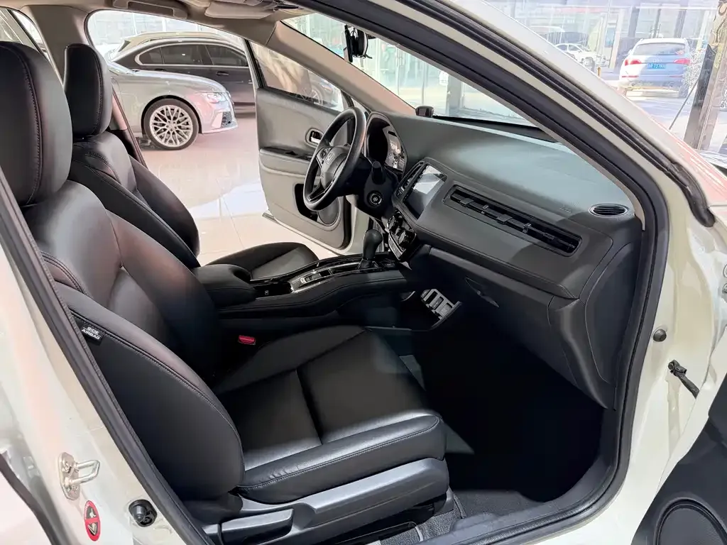 Honda Vezel 2021 из CN, фото 10
