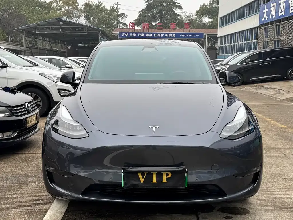 Tesla Model Y — фото 9