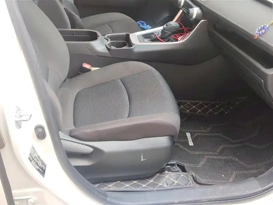 Toyota RAV4 2024 из CN, фото 4