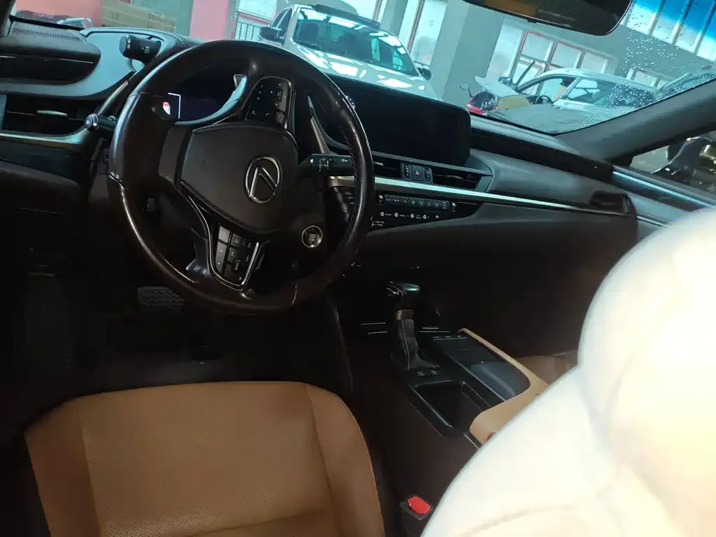 Lexus ES 2021 из CN, фото 3