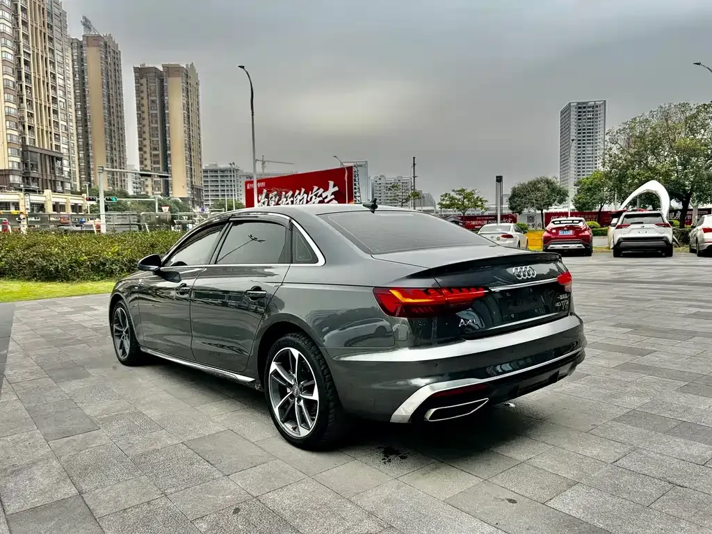 Audi A4L 2021 из CN, фото 10