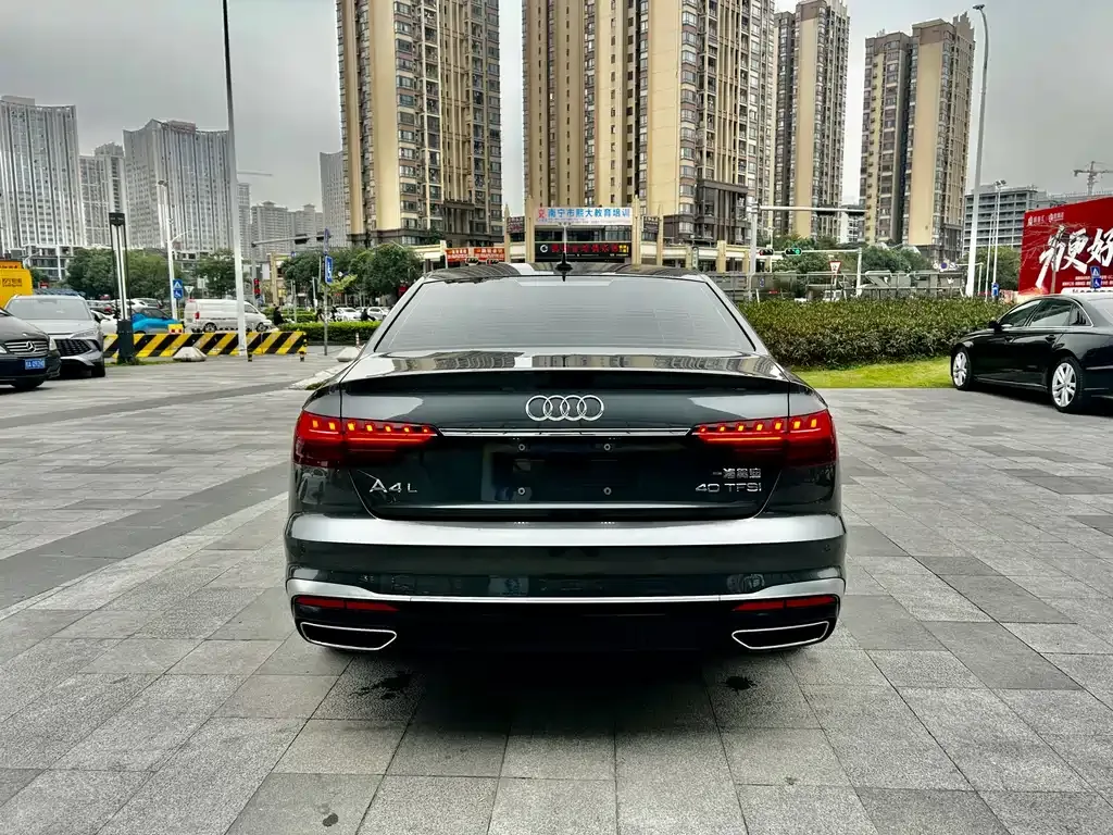 Audi A4L 2021 из CN, фото 6