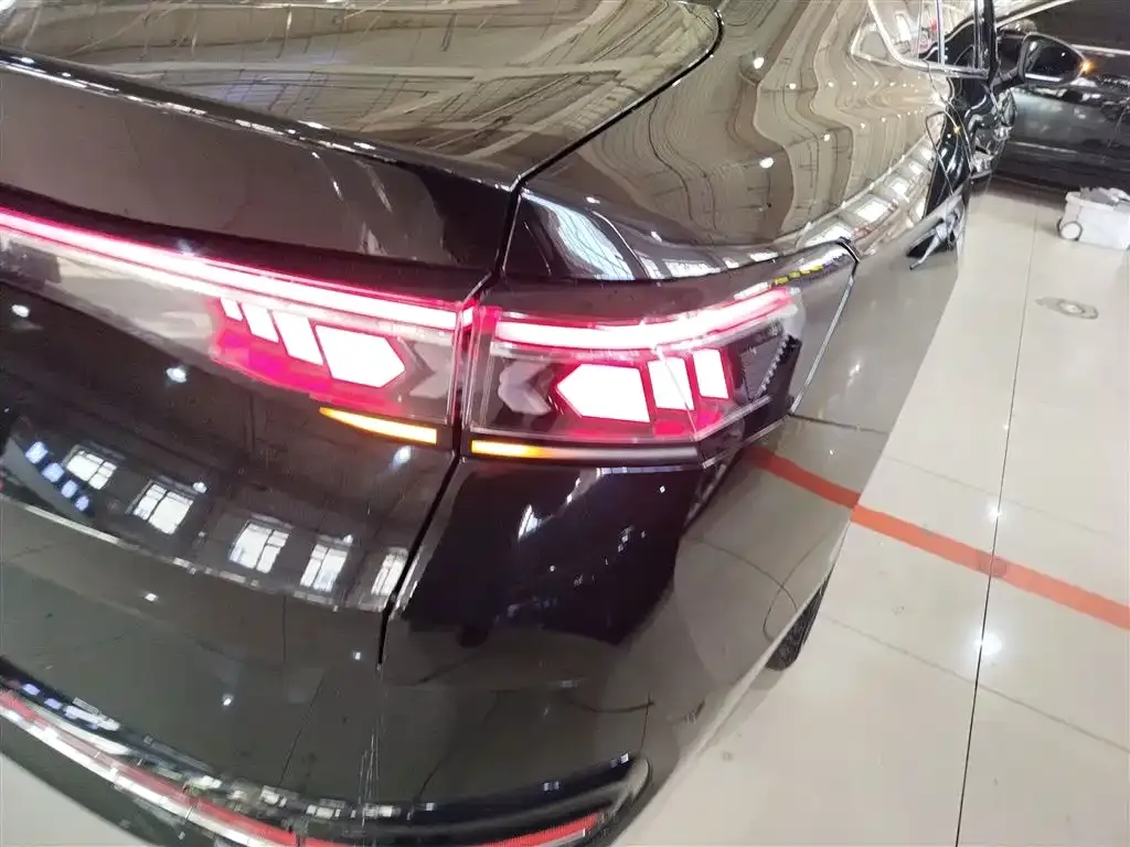 Volkswagen Magotan 2024 из CN, фото 3