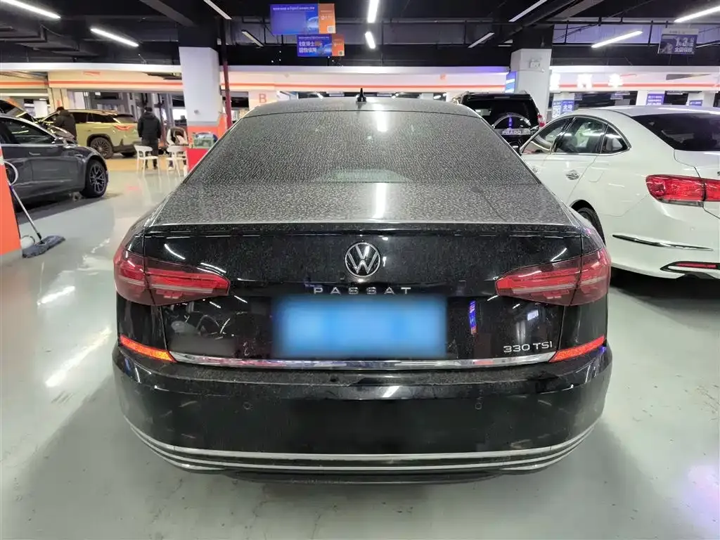 Volkswagen Passat — фото 7