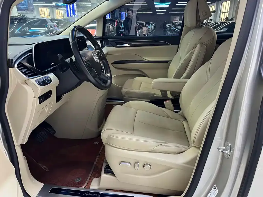 Buick GL8 2022 из CN, фото 3
