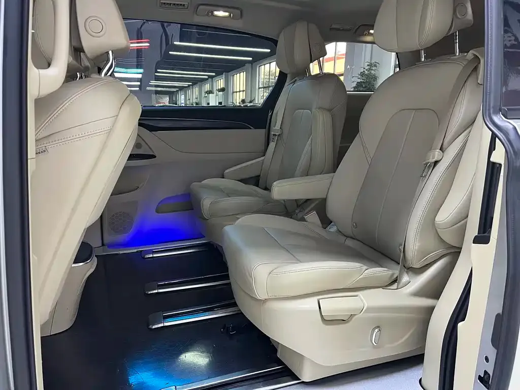 Buick GL8 2022 из CN, фото 6